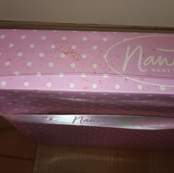 New Nanette Lepore Junior Plush Shower Wrap with Eye Mask - Picture 5 of 6